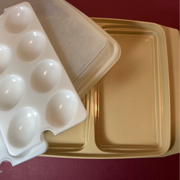 Tupperware deviled egg or cold cut container Vintage - Picture 2 of 7